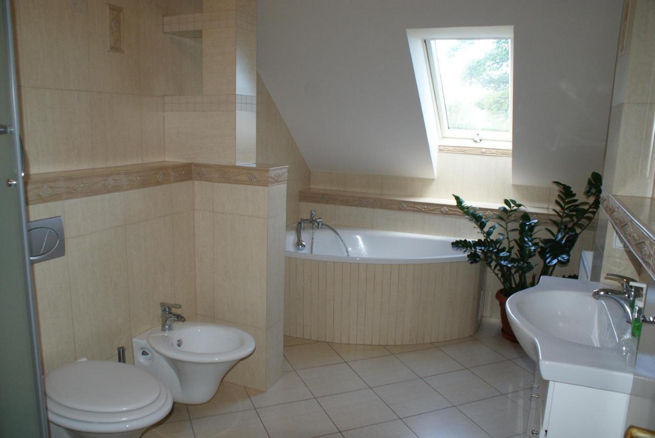 Wczasy U Juliana Apartament Drewnica Exteriör bild